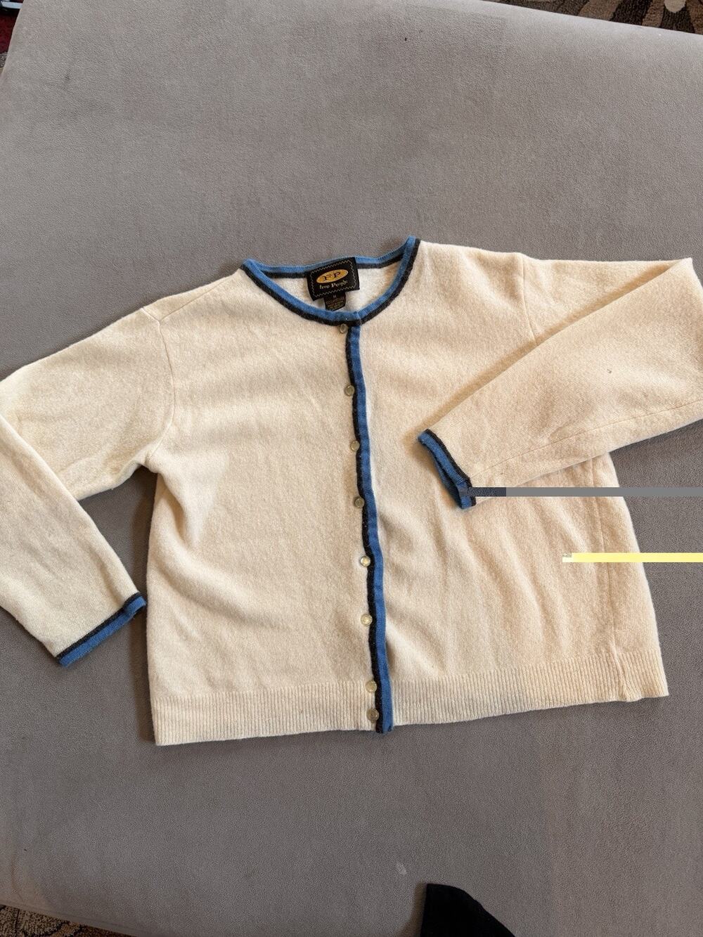 Women's VTG Free People Early 90’s 100% Lambs Wool Cardigan With Pearly Buttons